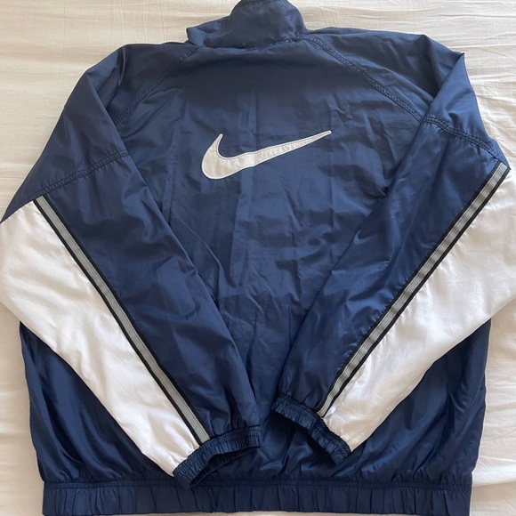 VINTAGE Nike navy and white windbreaker - Picture 3 of 3